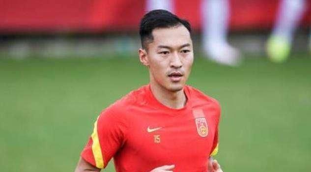 那船长吓的当场尿了裤子，哭着喊道：大哥饶命。